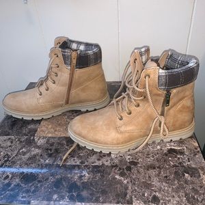 Brand new Boots